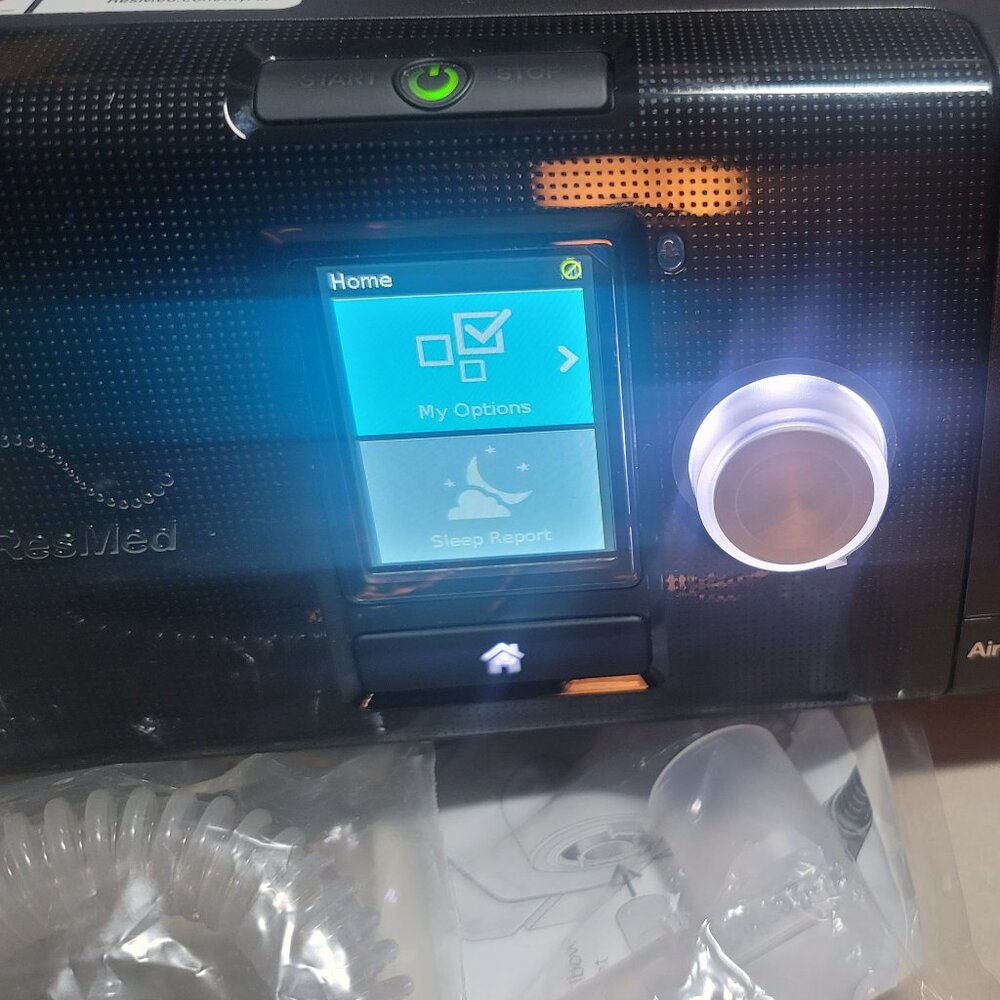ResMed Air sense 10 Autoset CPAP with Bag & Accessories. Comes ONLY 27 RUN HOURS